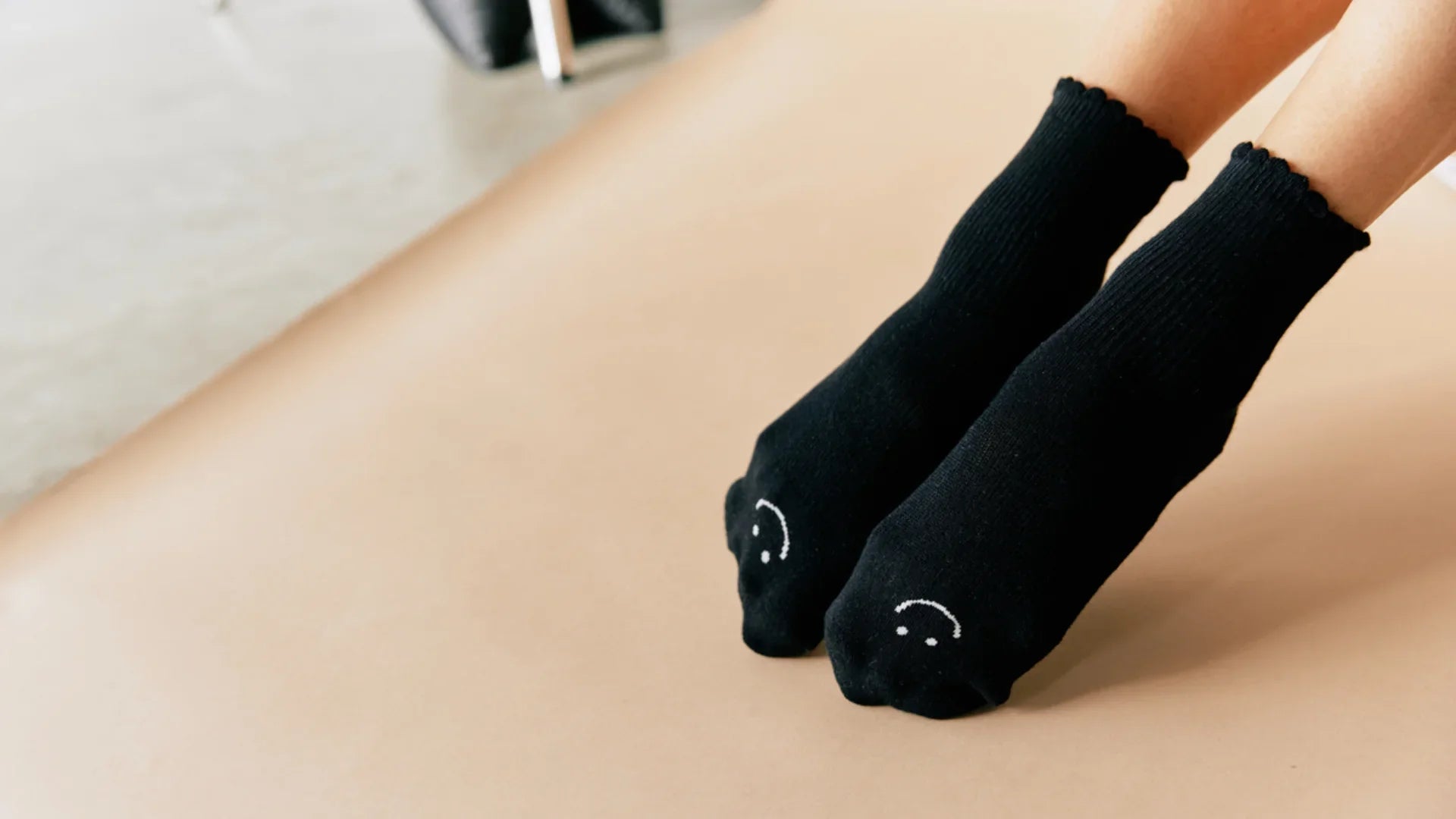 Billede af Happy Ankle Grip Sock i sort fra Pointe Studio